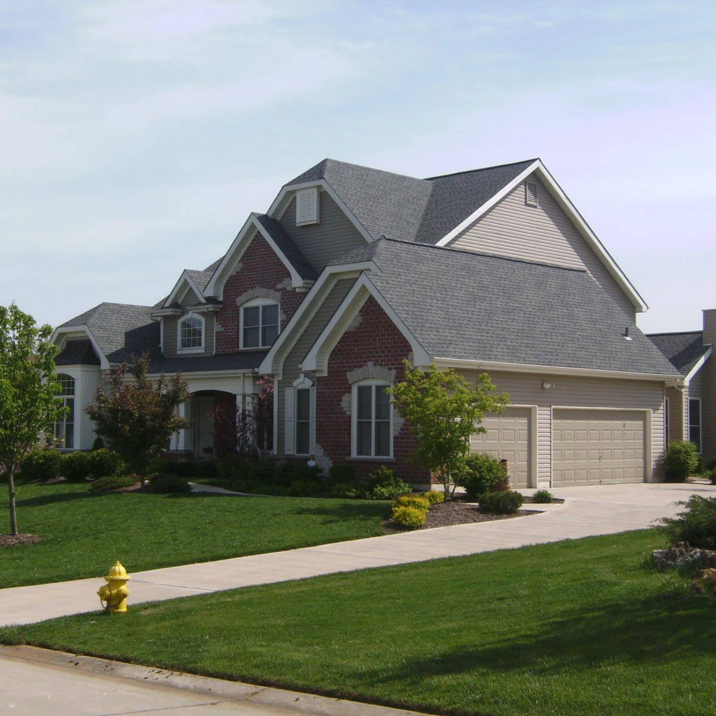 Roofing Contractor Serving St. Louis, MO Homes Through Every Season
